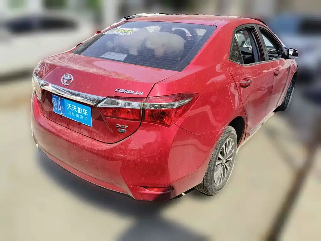 Фото 2 - Toyota Corolla