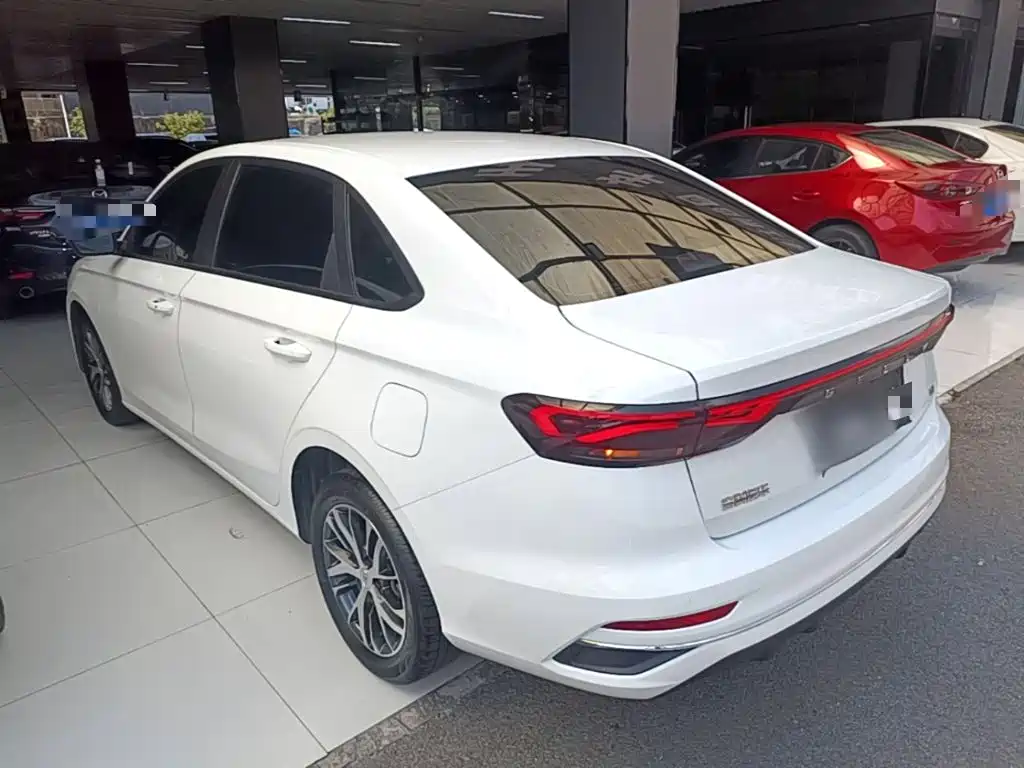 Фото 5 - Geely Emgrand