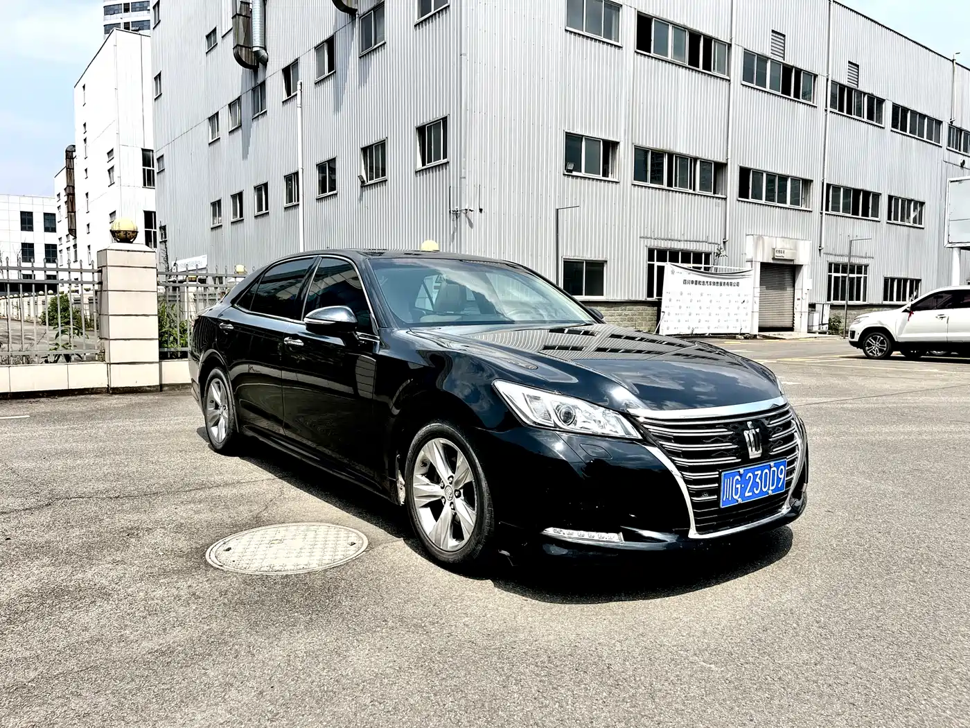 Toyota Crown 2015 2.0T Fashion фото 2