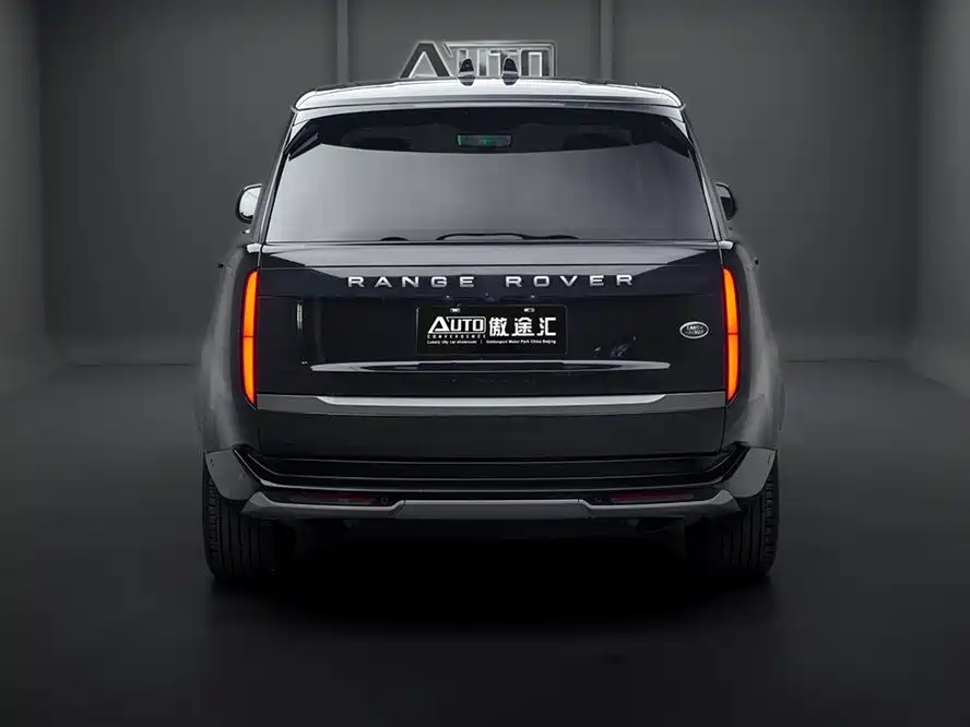 Land Rover Range Rover 2024 3.0 L6 360PS Golden Age Edition фото 5