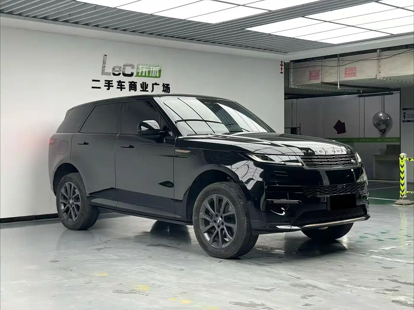 Land Rover Range Rover Sport 2024 400PS Dynamic SE