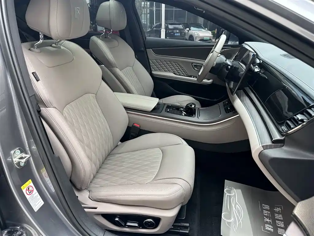 BYD Han 2024 Model DM-i Glory Edition 121KM Premium Type фото 7