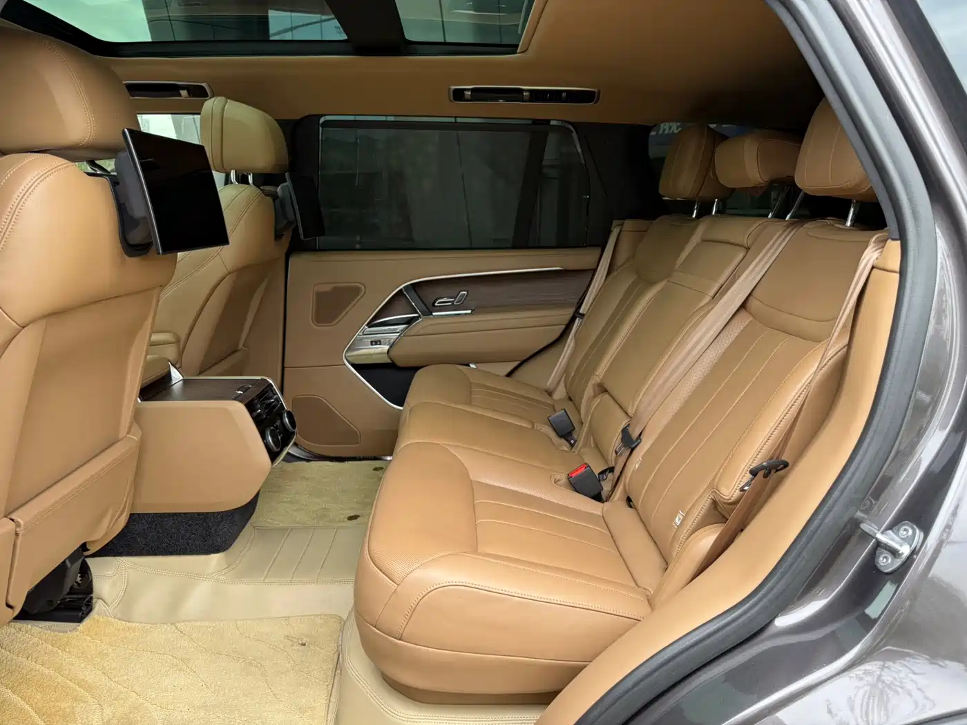 Land Rover Range Rover 2023 3.0 L6 400PS Genesis Extended Version фото 7