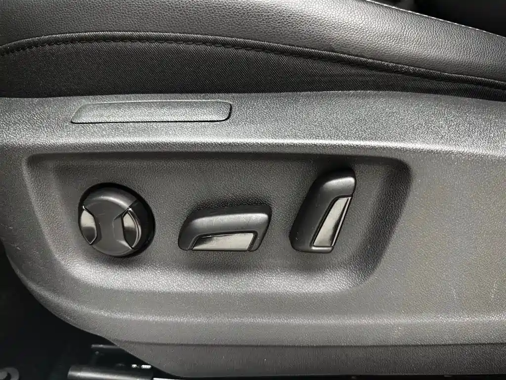 Volkswagen Tharu 2022 280TSI FWD Luxury Edition фото 18