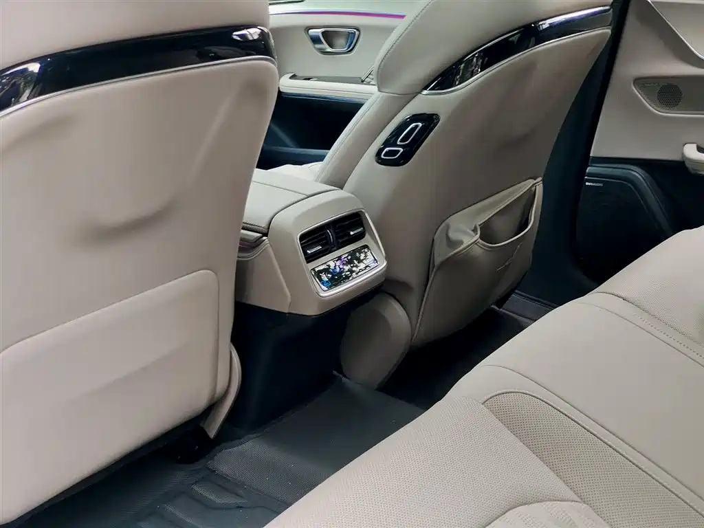 BYD Han 2024 DM-i Glory Edition 121KM Honor фото 9