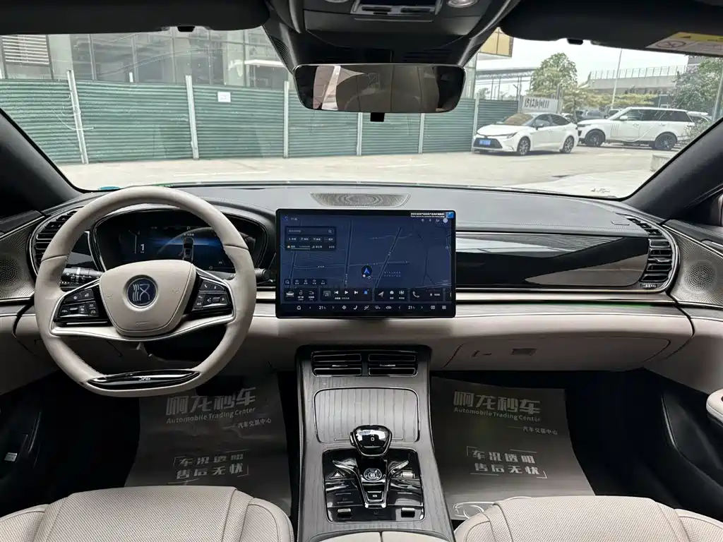BYD Han 2024 Model DM-i Glory Edition 121KM Premium Type фото 11