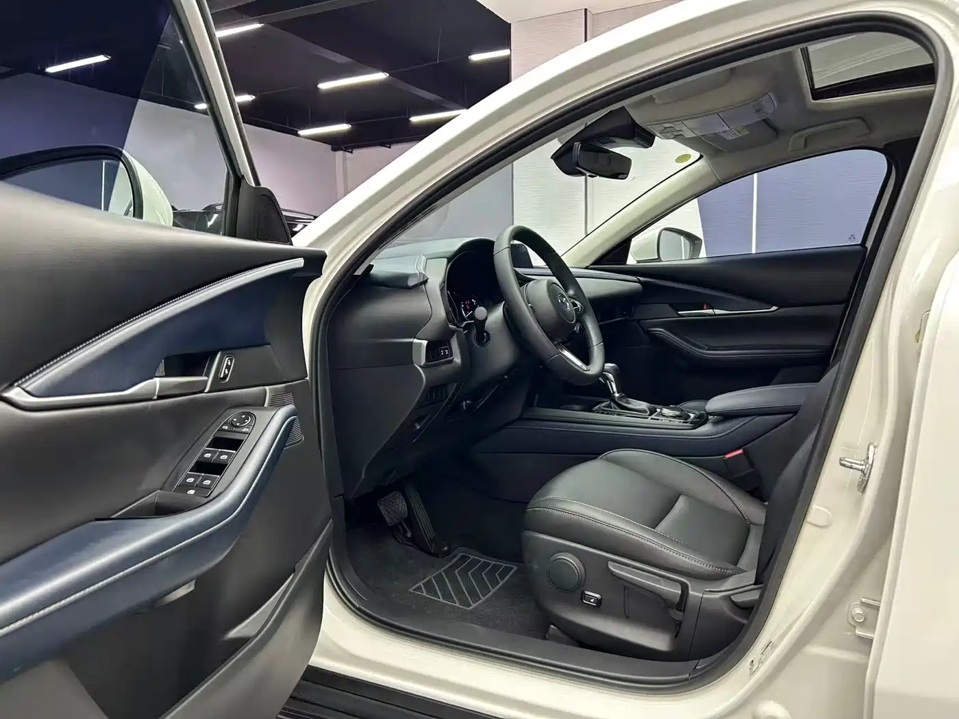 Фото 9 - Mazda CX-30