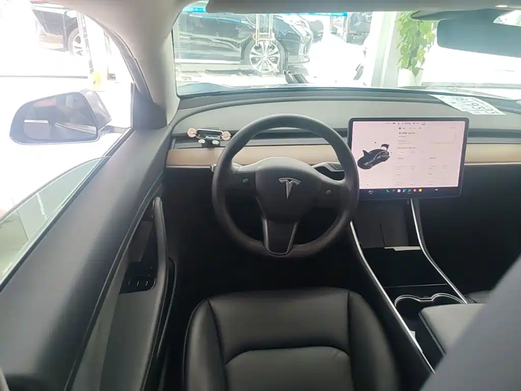 Tesla Model 3 2020 2020 Facelift Standard Range RWD Upgrade