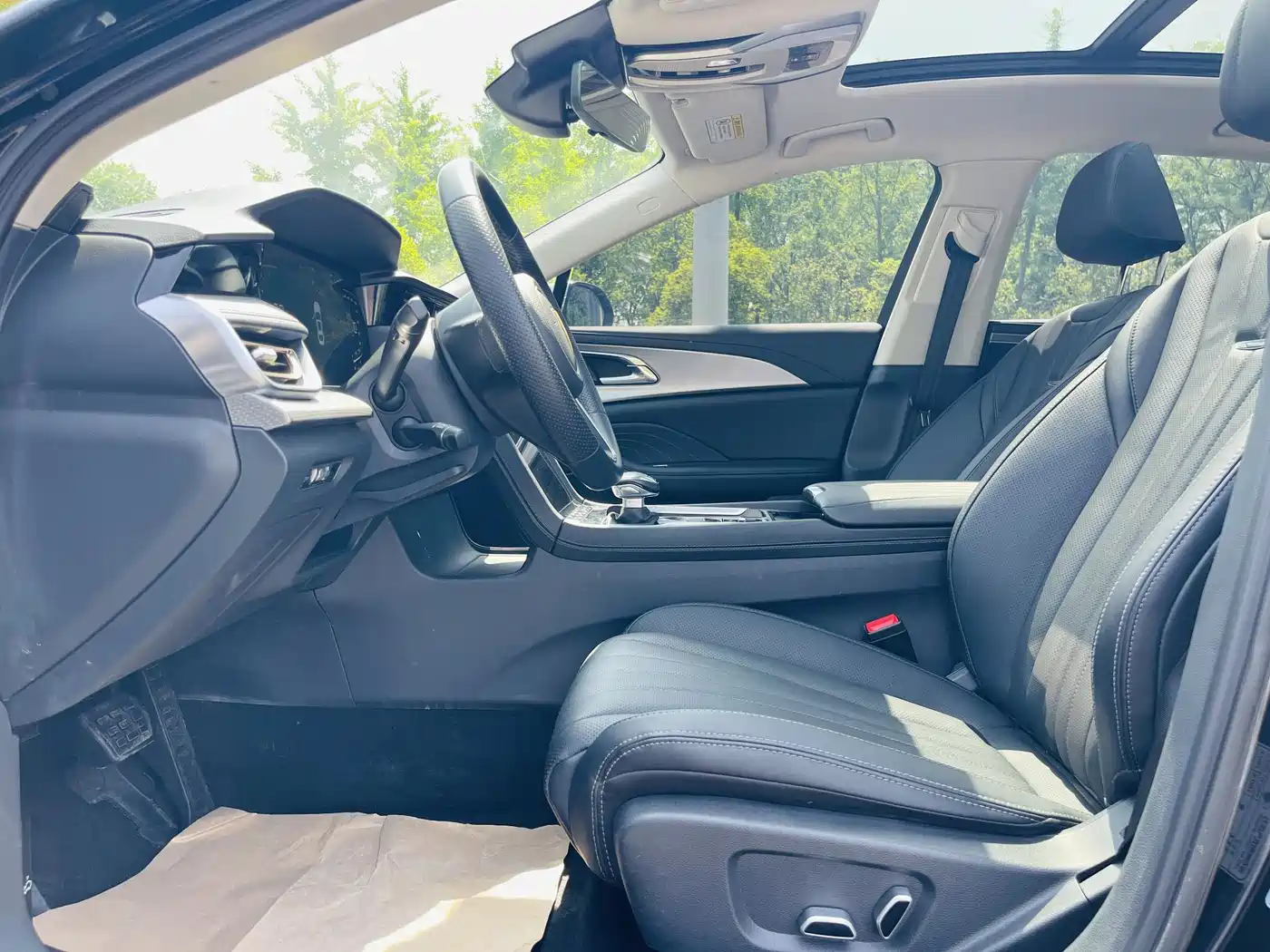 Hongqi H5 2024 1.5T DCT Smart Connect Flag Rhythm Edition фото 6