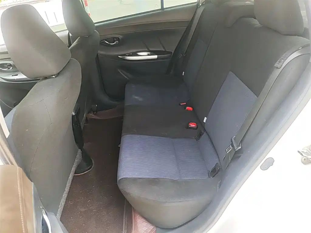 Toyota YARiS L Zhi Xuan 2015 1.5E Auto Charming Edition фото 17