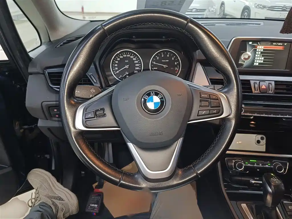 BMW 2 Series Touring 2016 218i Fashion Model фото 7