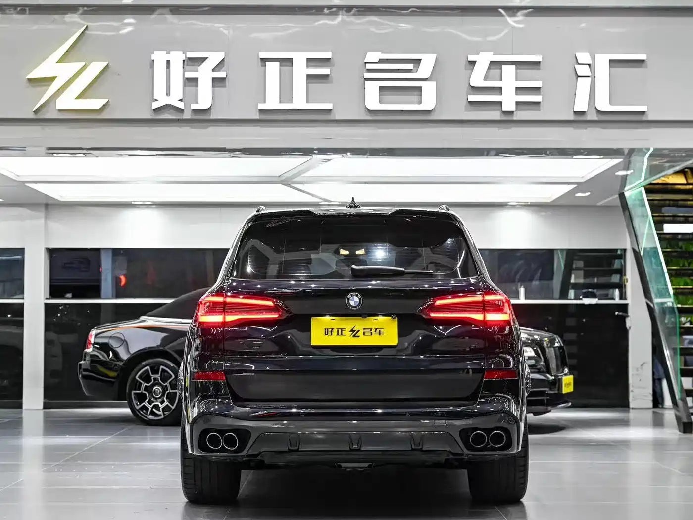 BMW X5 2022 Model xDrive 40Li M Sport Package фото 8
