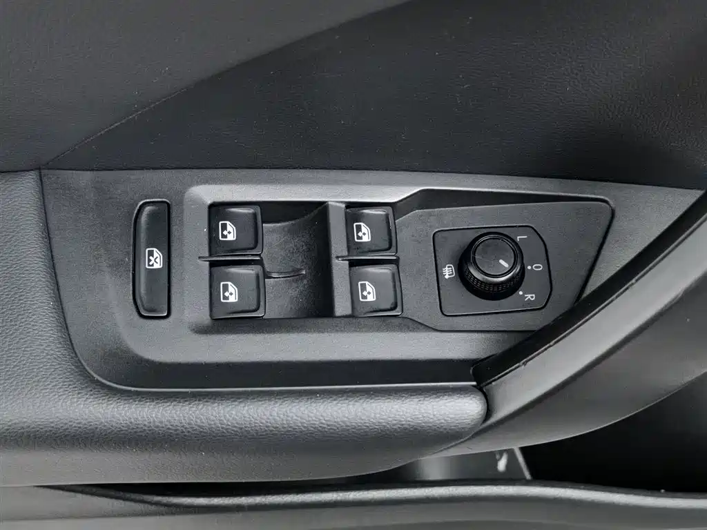 Volkswagen Tharu 2020 Model 280TSI 2WD Luxury Plus China VI фото 9