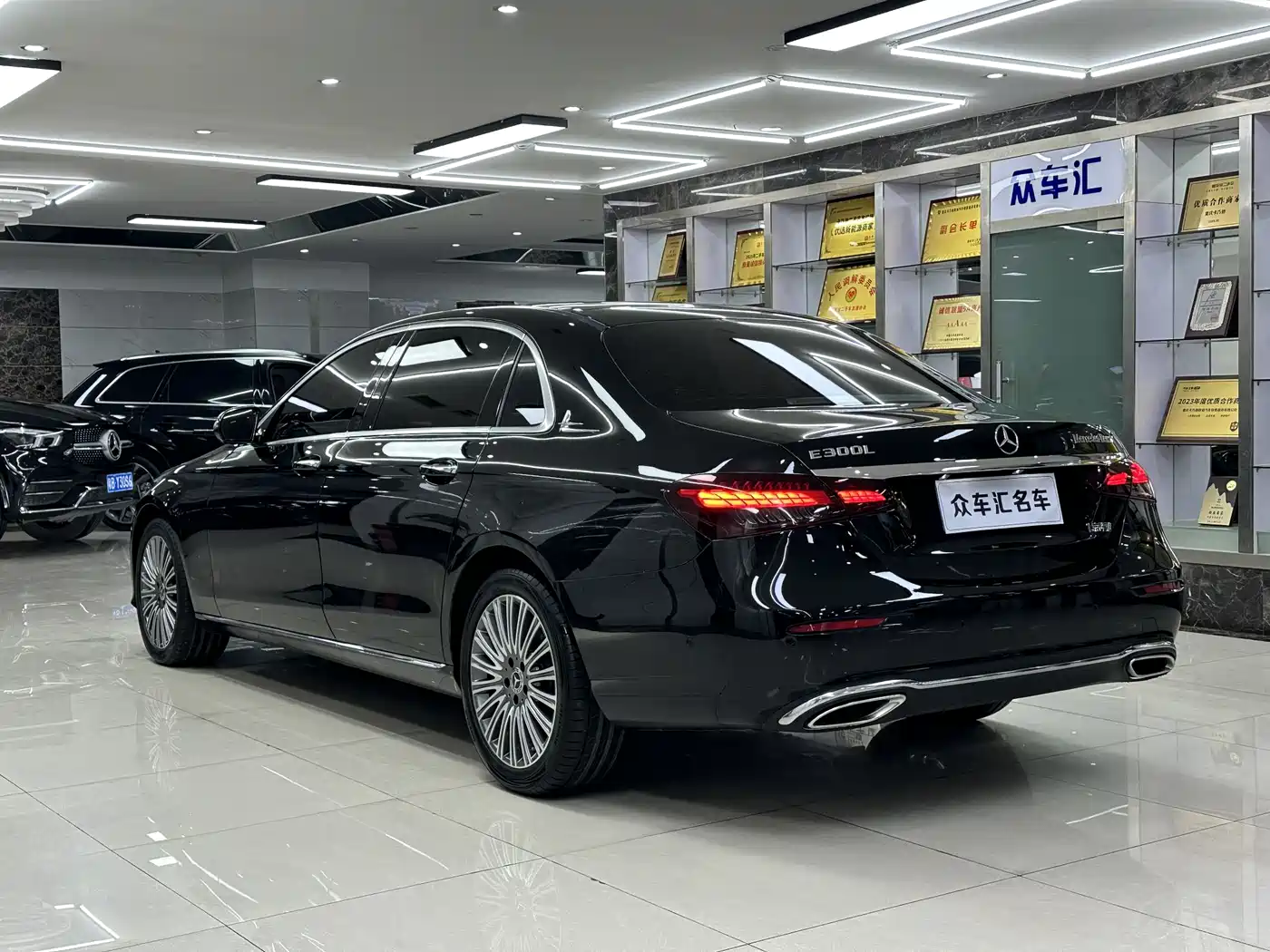 Mercedes-Benz E-Class 2022 Facelift E 300 L Luxury Style фото 4