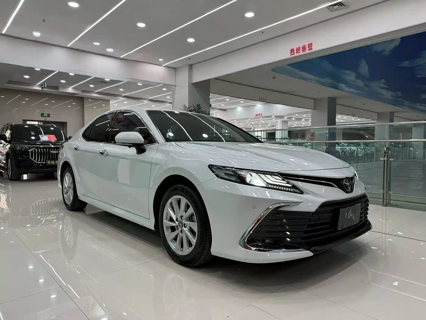 Toyota Camry 2021 2.0G Luxury Edition фото 3