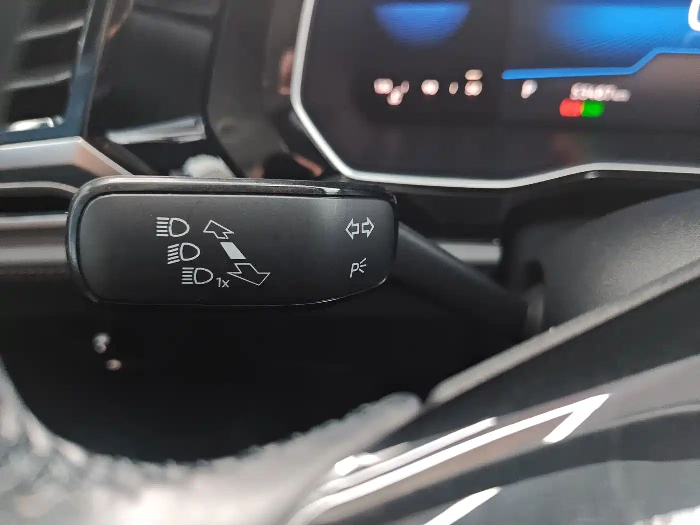 Volkswagen Sagitar 2021 280TSI DSG Surpassing Edition фото 22