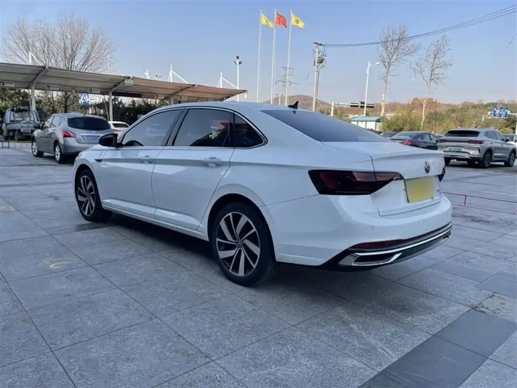 Volkswagen Sagitar 2023 300TSI DSG Surpassing Edition фото 16