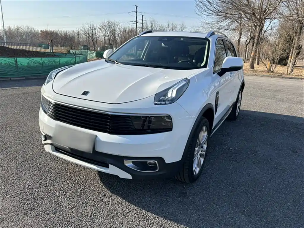 Lynk & Co 01 2017 2.0T 2WD Pro Version фото 2