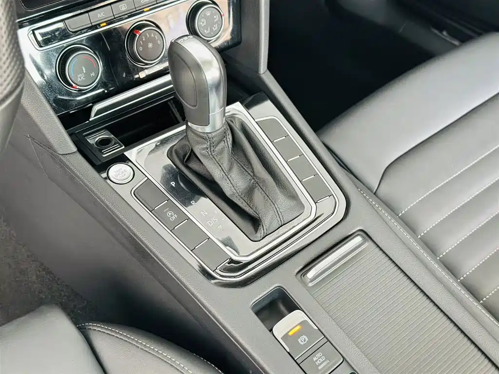 Volkswagen Magotan 2024 2 Million Units Public Sharing Edition 280TSI DSG Comfort фото 19