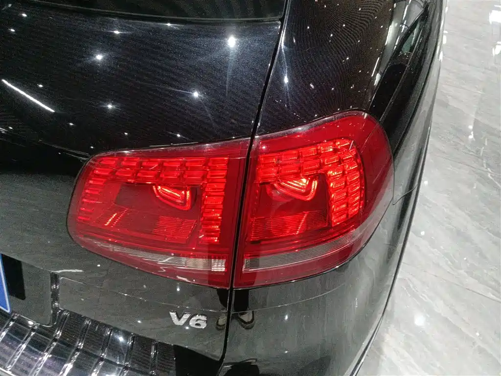 Volkswagen Touareg 2017 3.0TSI Explorer Edition фото 8