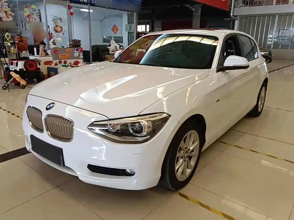 BMW 1 Series (Import) 2013 Facelift 116i Urban Model фото 2