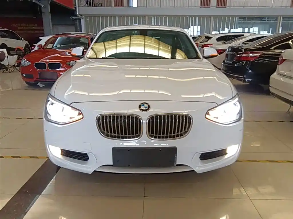 BMW 1 Series (Import) 2013 Facelift 116i Urban Model фото 3