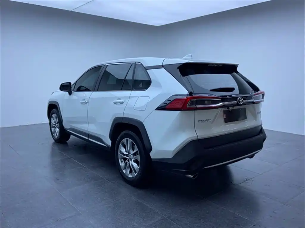 Toyota Wildlander 2022 2.0L CVT FWD Luxury Edition фото 24