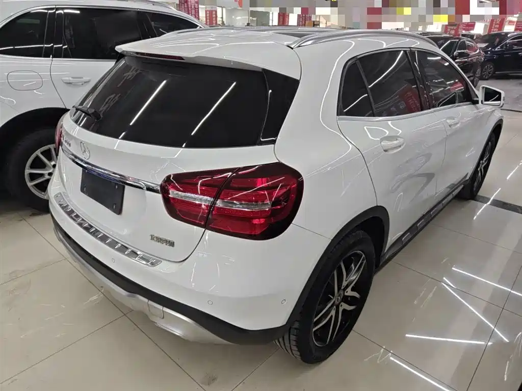 Mercedes-Benz GLA 2017 GLA 200 Fashion фото 23