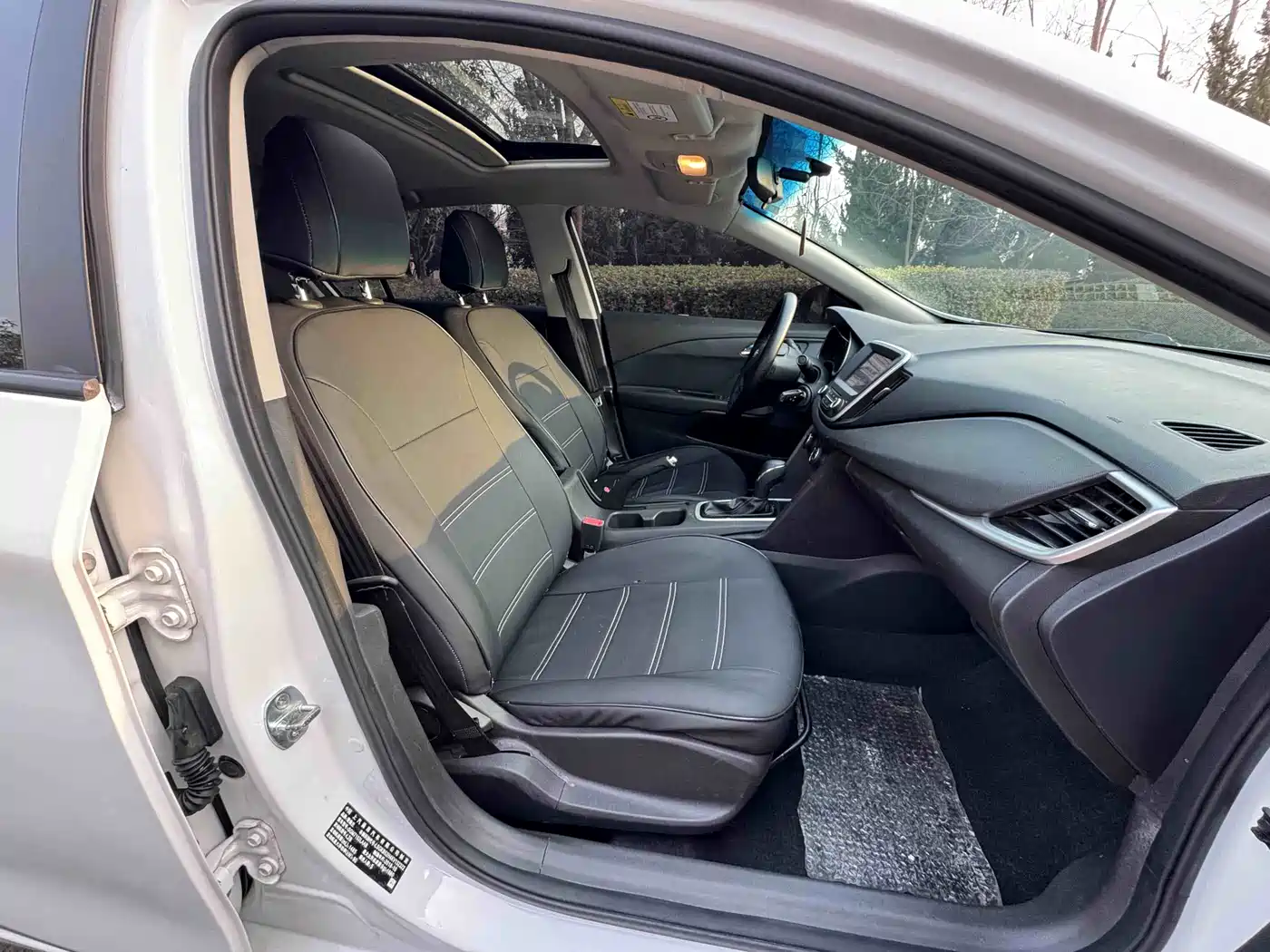 Chevrolet Cavalier 2018 320 Auto Enjoy Sunroof Edition фото 8
