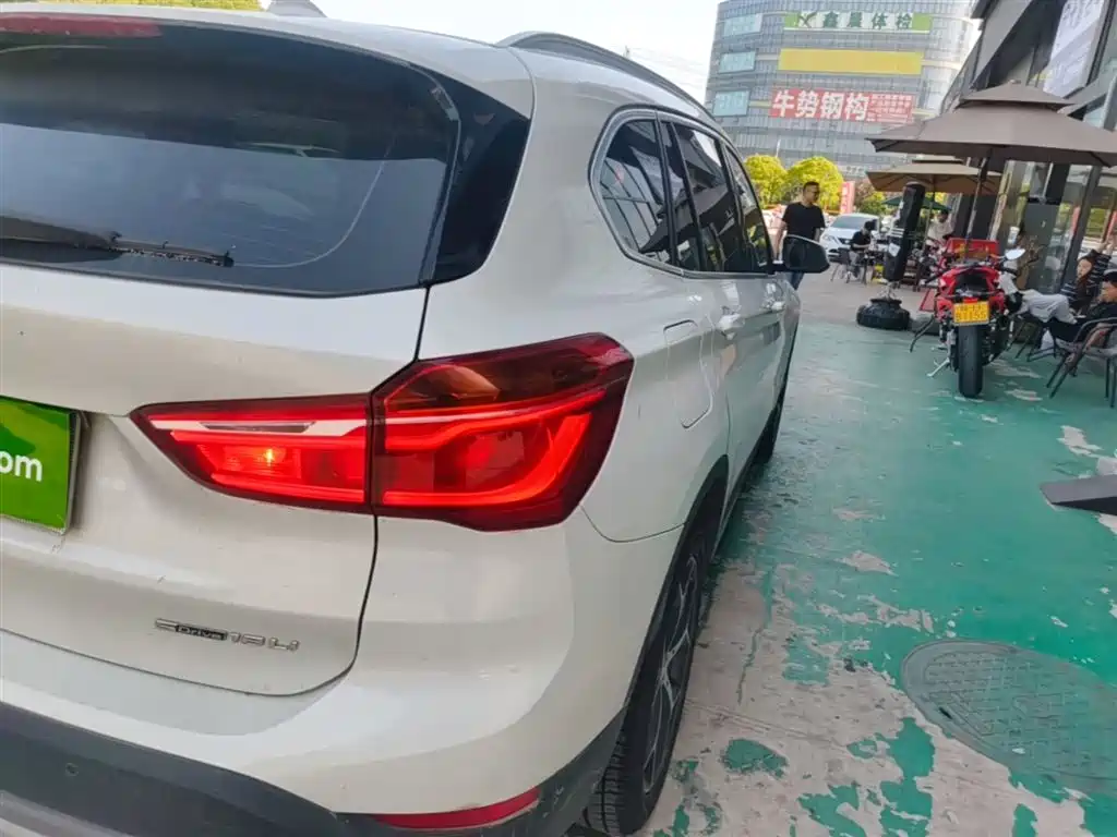 BMW X1 2019 sDrive18Li Premium Model фото 8