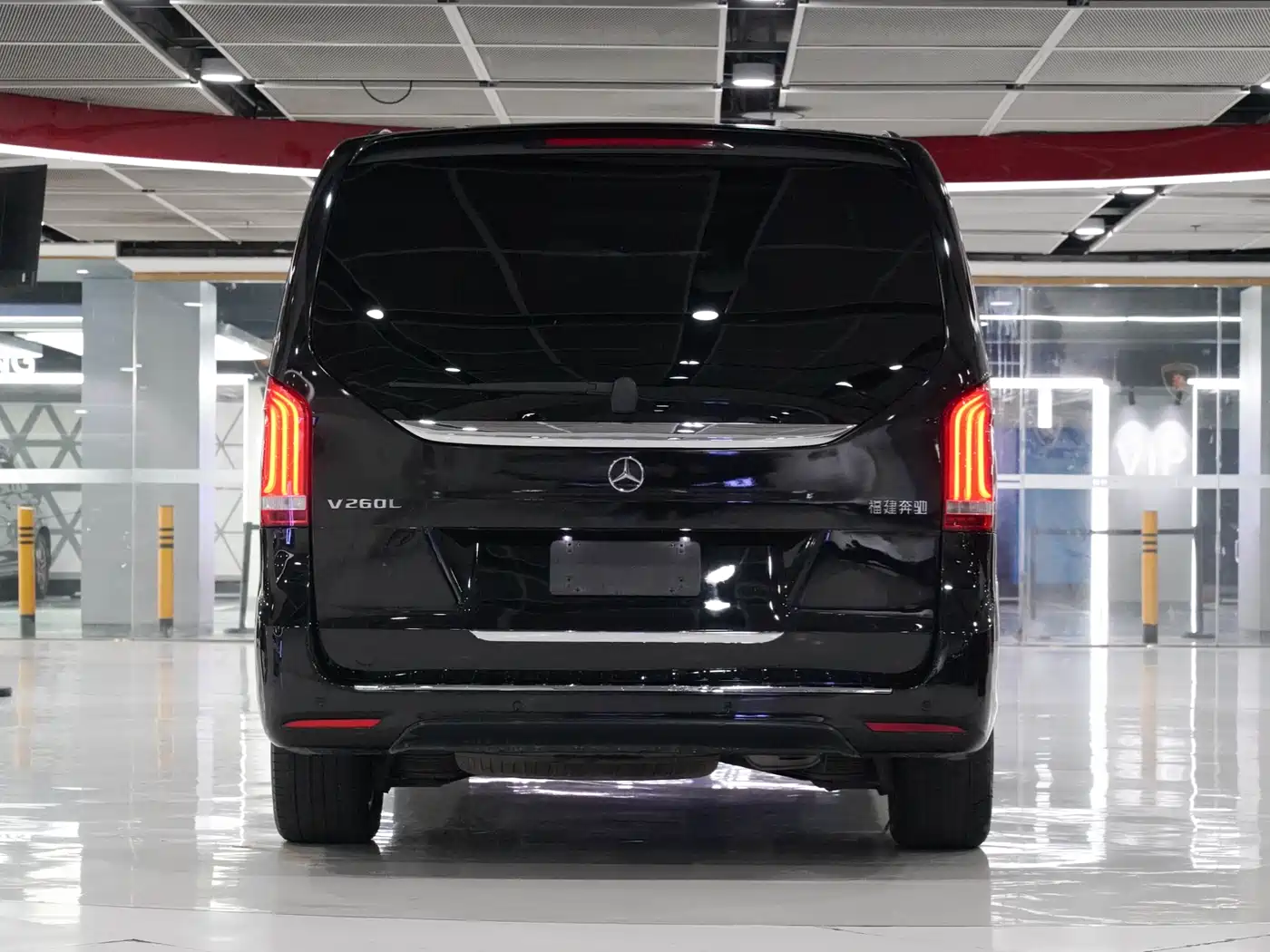 Mercedes-Benz V-Class 2021 V 260 L Long Wheelbase Premium Edition фото 8
