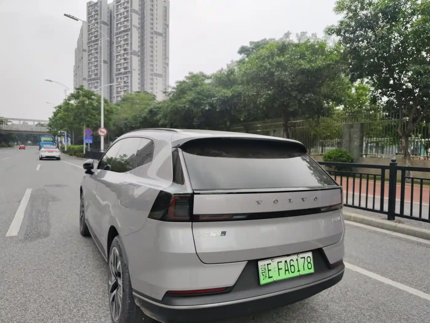 Volvo XC70 Plug-in Hybrid 2025 High-end Version фото 4