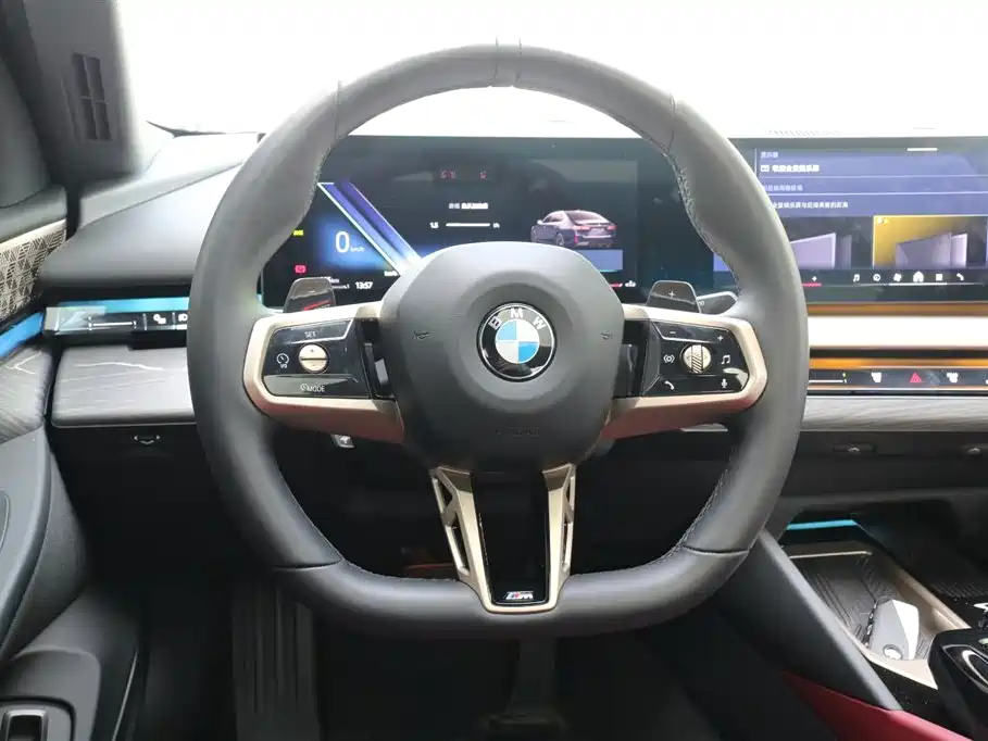 BMW 5 Series 2025 530Li Premium M Sport Package фото 6