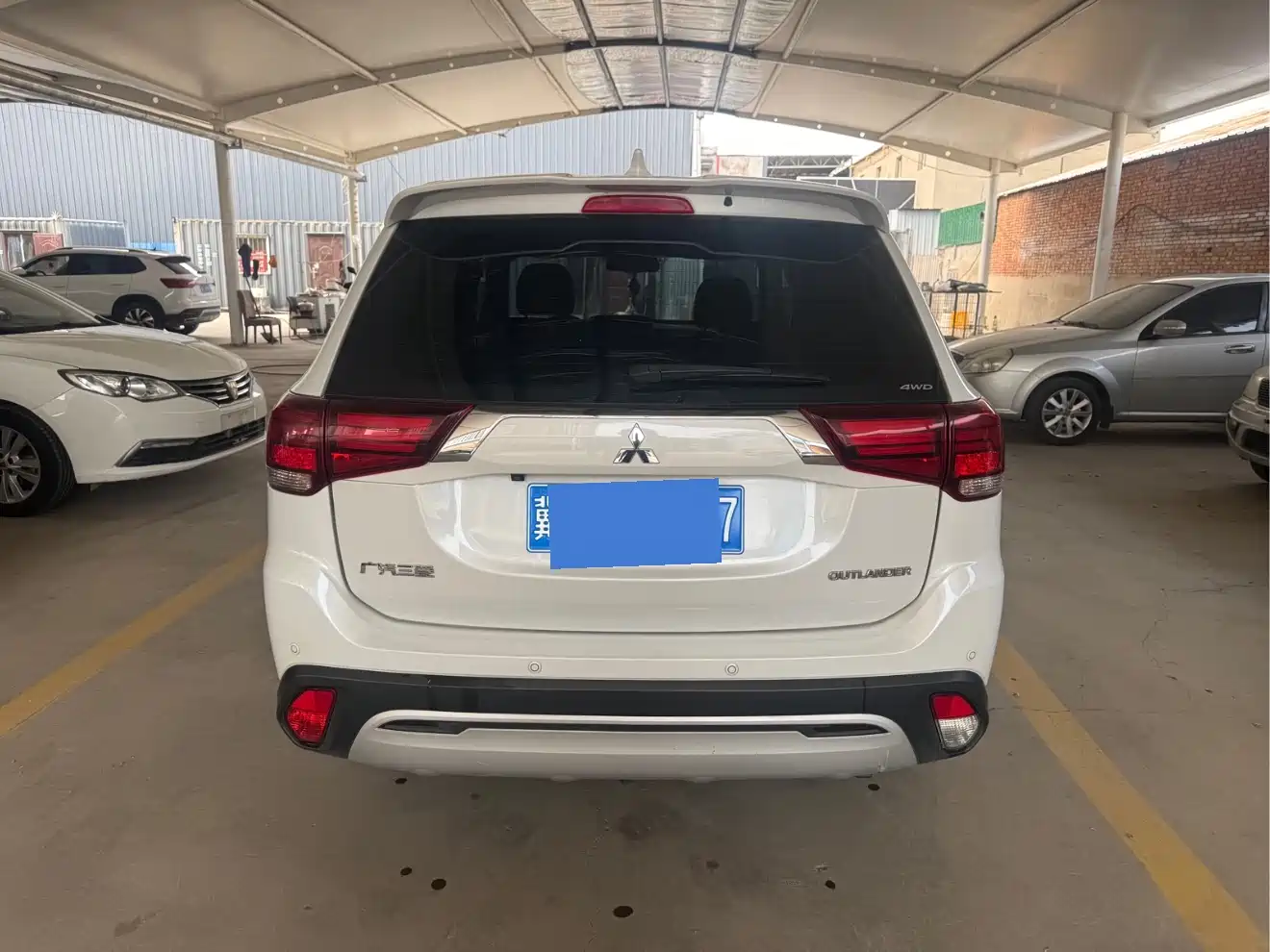 Mitsubishi Outlander 2019 2.4L 4WD Deluxe Edition 5-seater China V фото 8