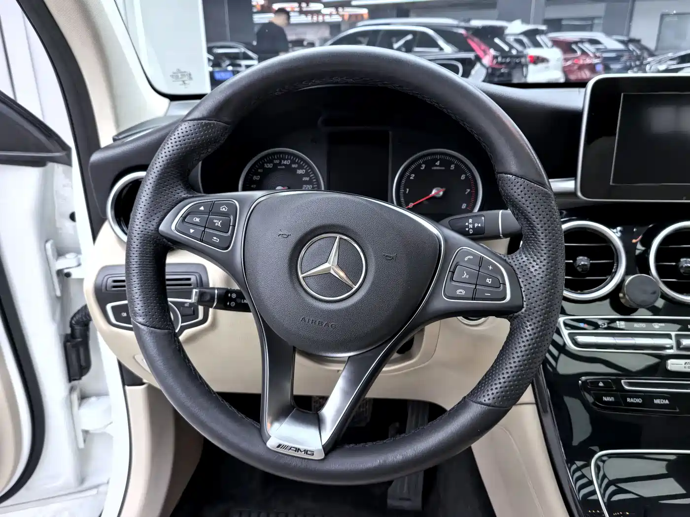 Mercedes-Benz GLC 2018 Facelift GLC 300 4MATIC Dynamic фото 13