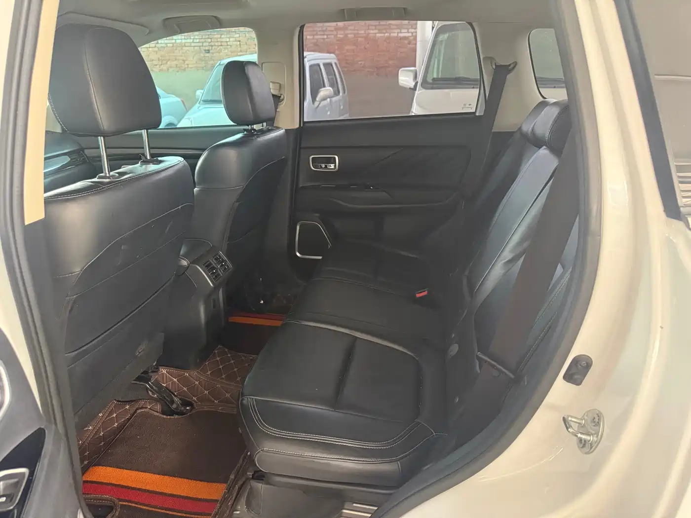 Mitsubishi Outlander 2019 2.4L 4WD Deluxe Edition 5-seater China V фото 5