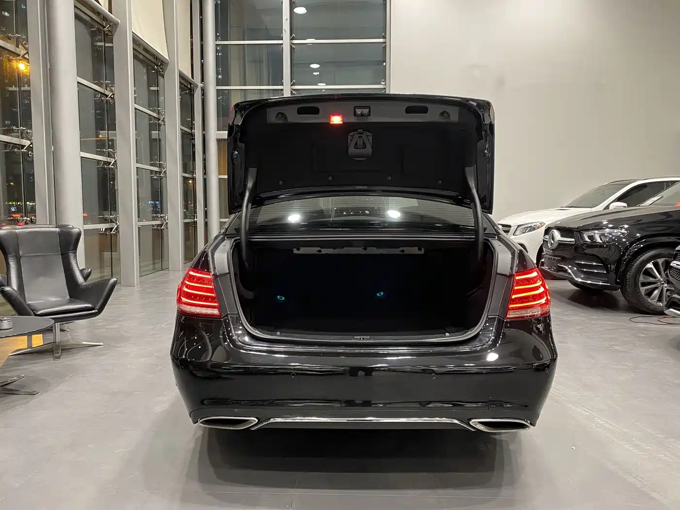 Mercedes-Benz E-Class 2015 Facelift E 180 L фото 13