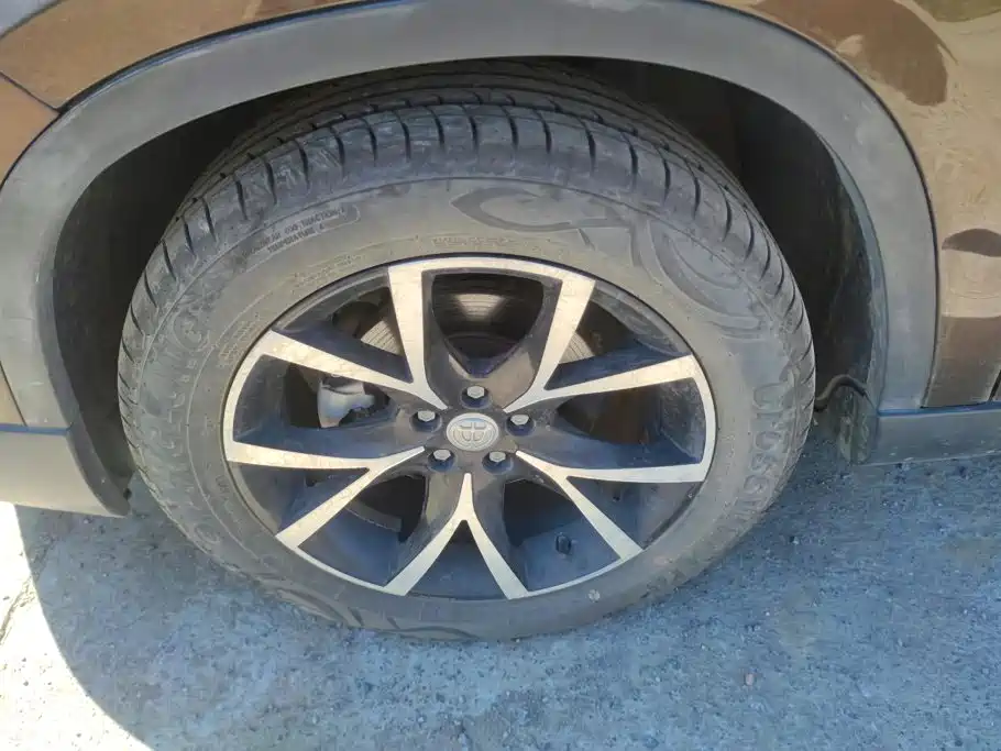 Zhonghua V5 2015 2014 1.6L Automatic Comfort
