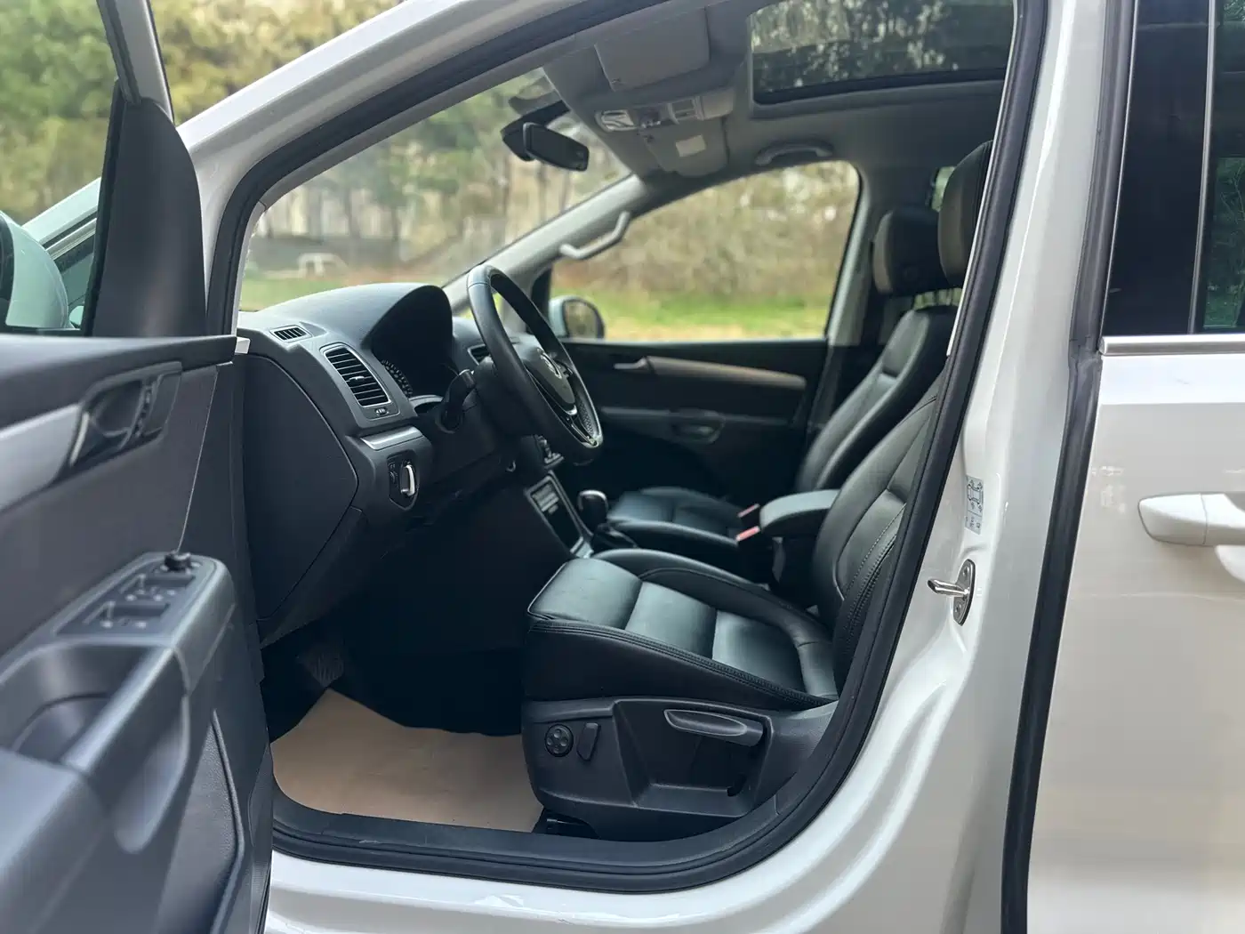 Volkswagen Sharan 2018 380TSI Comfort 7-Seater фото 9