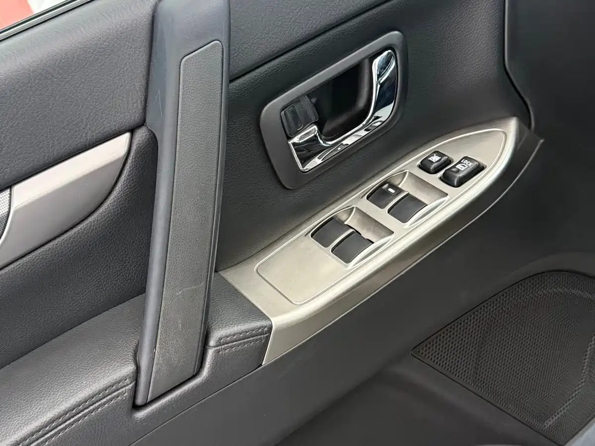 Mitsubishi Pajero (Import) 2020 3.0L Automatic Premium Edition фото 13