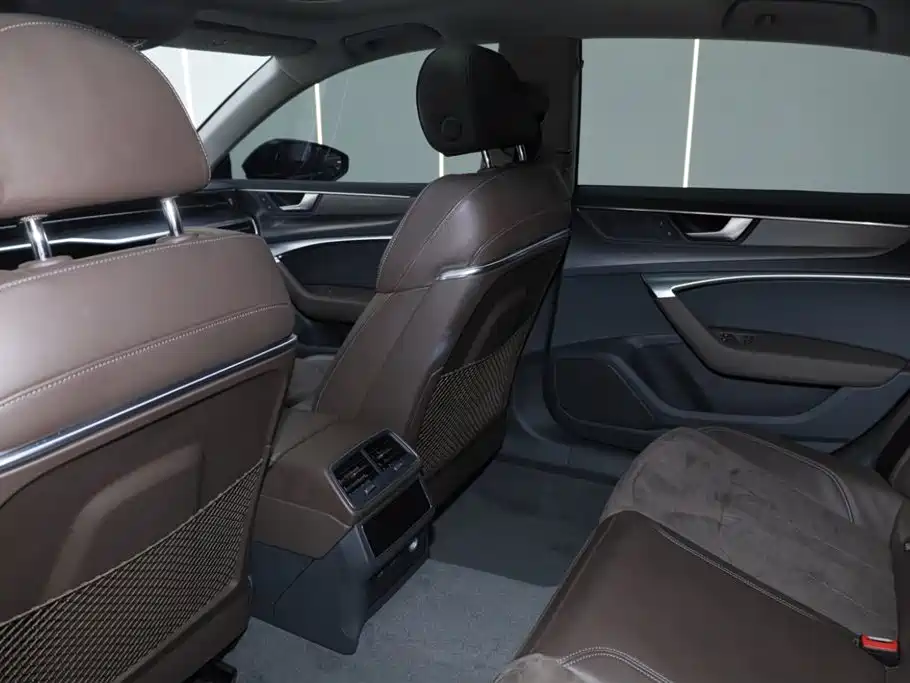 Audi A7L 2024 45TFSI S-line Dream Edition Crystal Package фото 22