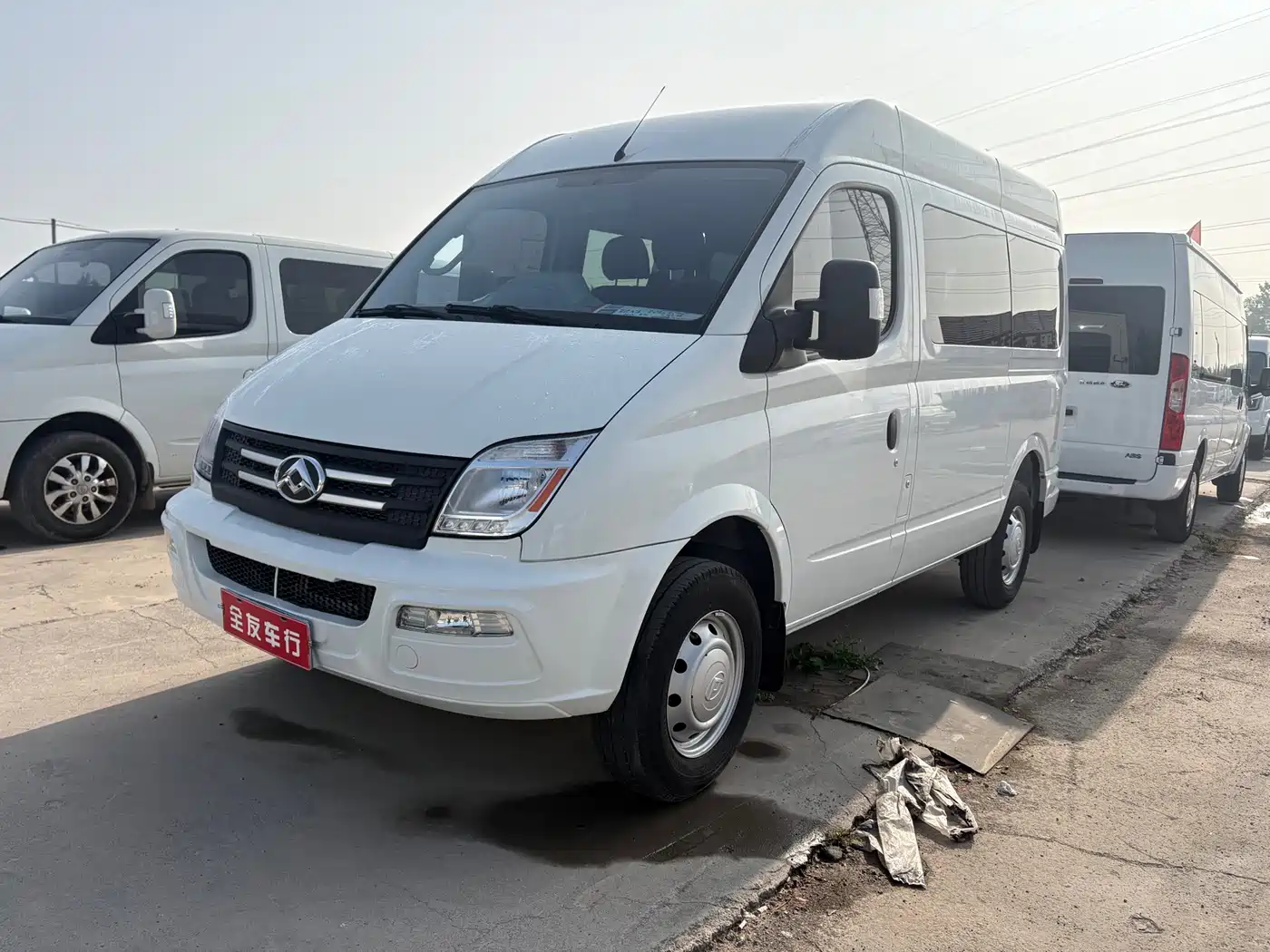 SAIC Maxus Xintu V80 2023 2.0T AMT Classic Aoyun Power Edition Short Wheelbase Medium Roof 5/6 Seats
