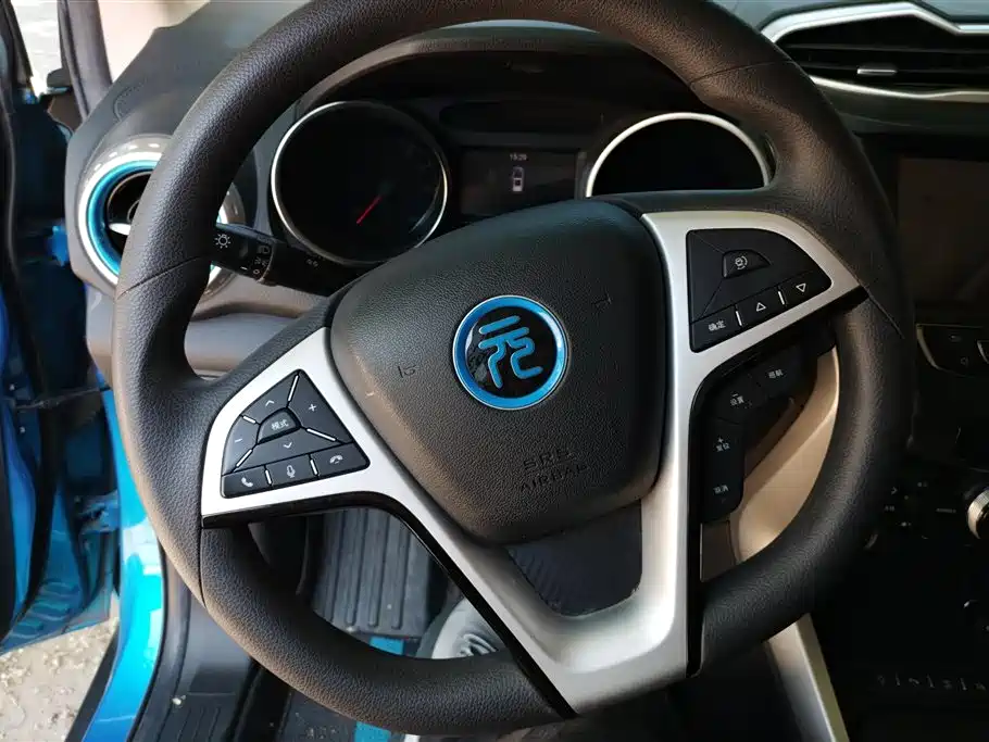 BYD Yuan New Energy 2018 EV360 Smart Connected Cool Edition фото 14