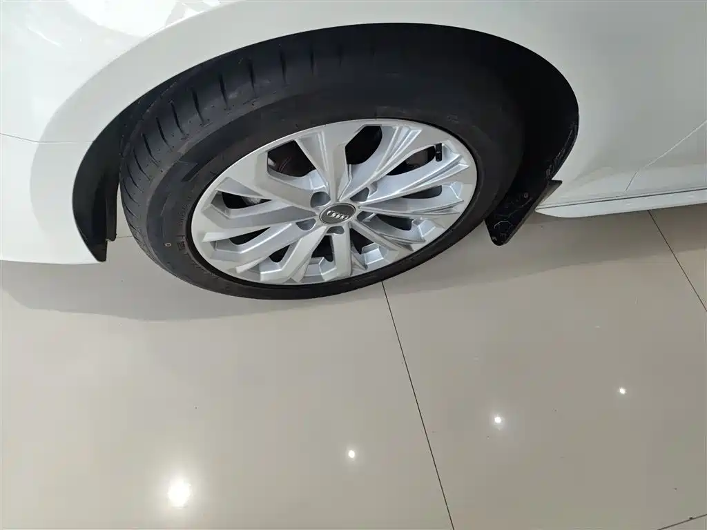 Audi A4L 2019 40 TFSI Progressive (China VI) фото 23