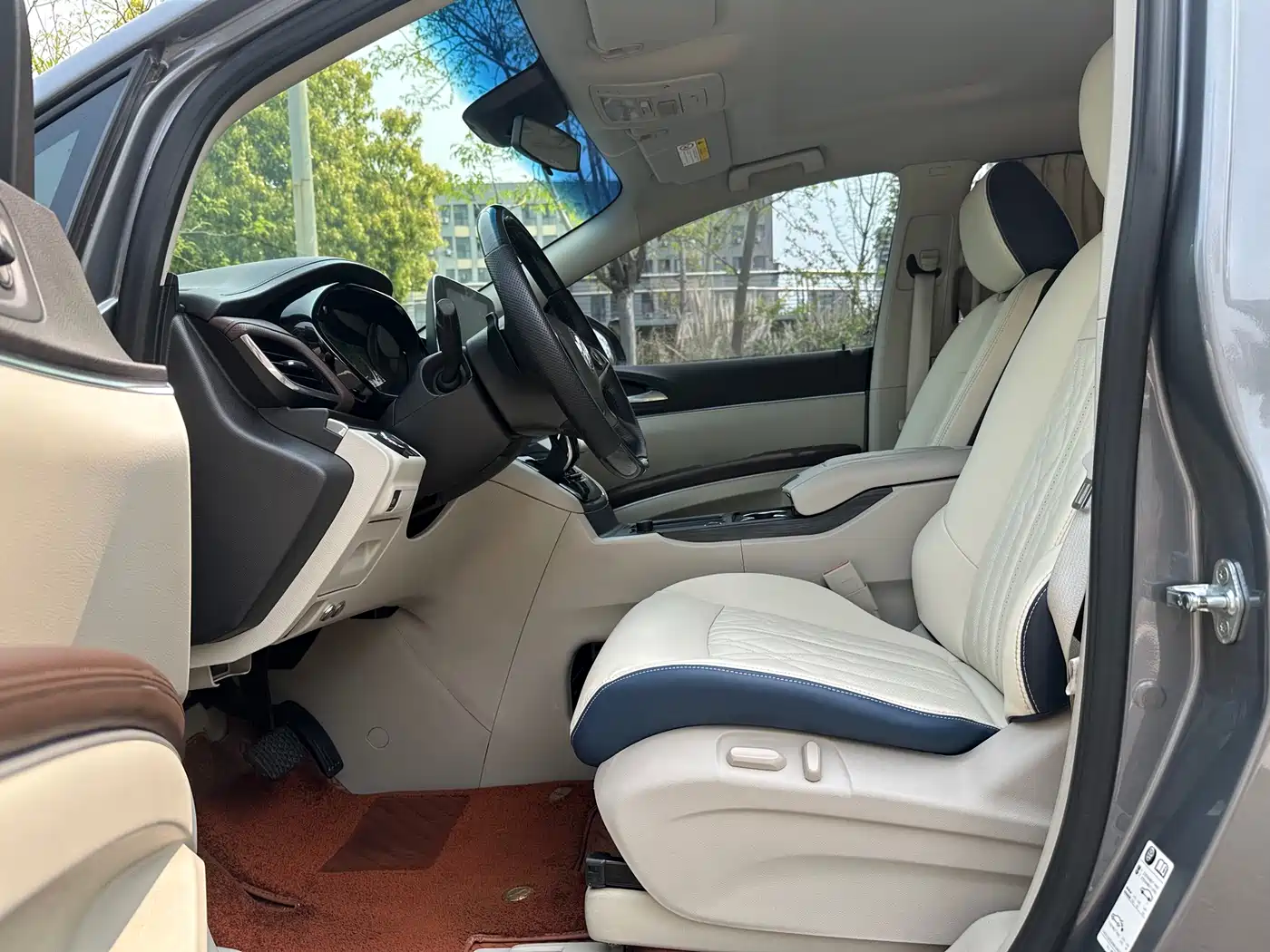 Buick GL8 2021 Land Business Class 652T Comfort фото 4