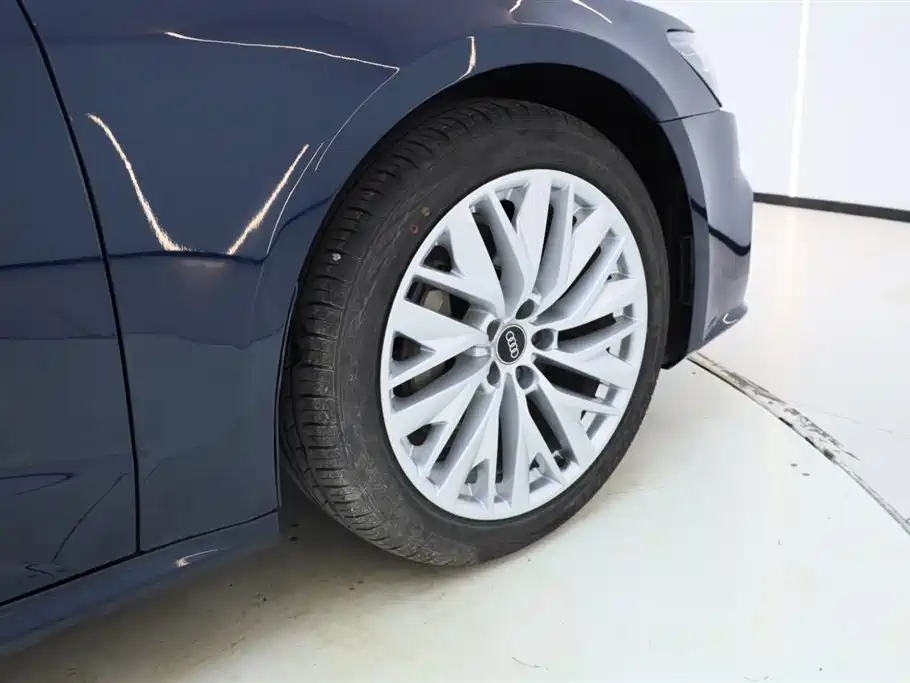Audi A7L 2024 45TFSI S-line Dream Edition Crystal Package фото 11