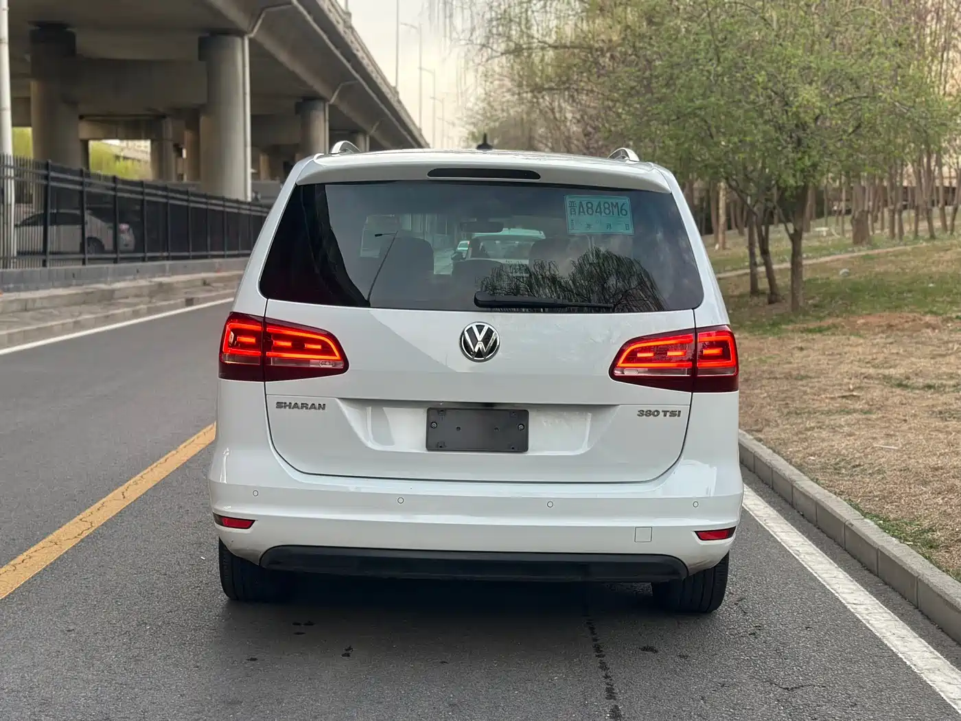 Volkswagen Sharan 2018 380TSI Comfort 7-Seater фото 6