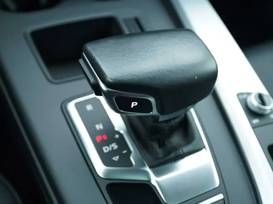 Photo 8 - Audi A4L