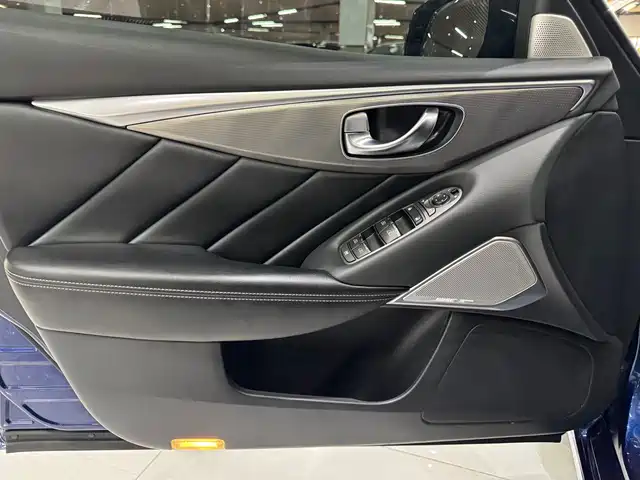 Infiniti Q50L 2019 2.0T 30th Anniversary Limited Edition — фото 5