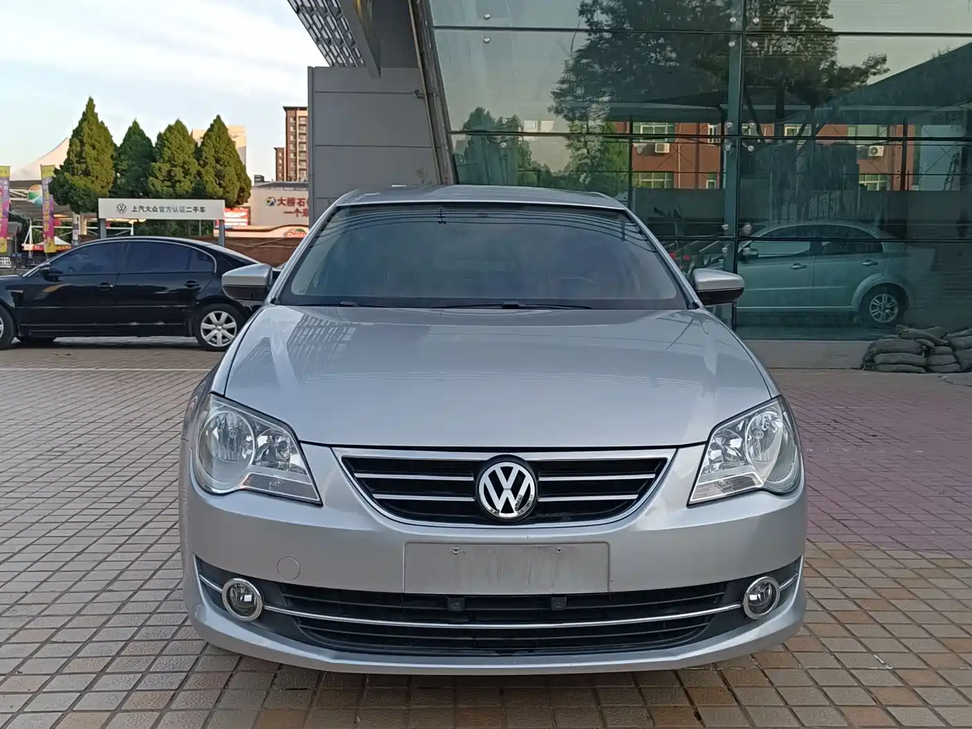 Volkswagen Bora 2012 1.6L Automatic Fashion Value Edition фото 2